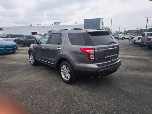 Used 2014 Ford Explorer XLT w/ Equipment Group 202A AWD/4WD image 3