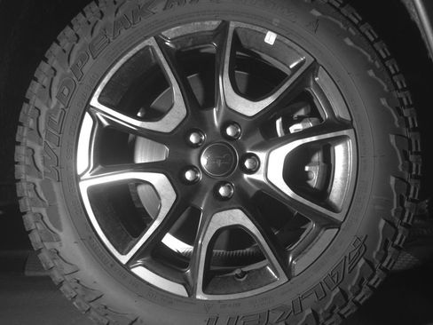 Used 2025 Jeep Compass Trailhawk AWD/4WD image 13