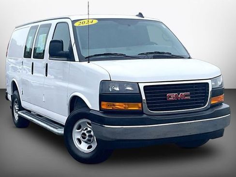 Used 2024 GMC Savana 2500 w/ Driver Convenience Package RWD image 10