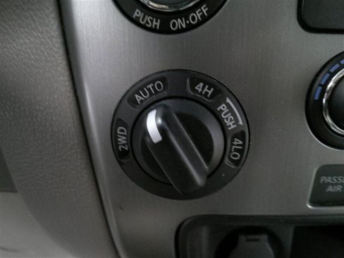 Used 2014 Nissan Armada Platinum image 10