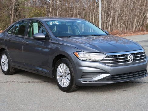 Used 2019 Volkswagen Jetta S image 3