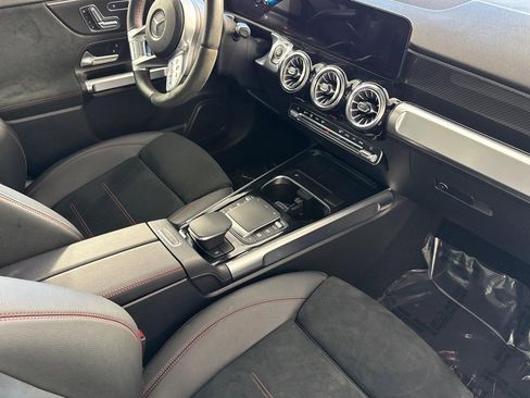 Certified 2022 Mercedes-Benz GLB 35 AMG 4MATIC image 32