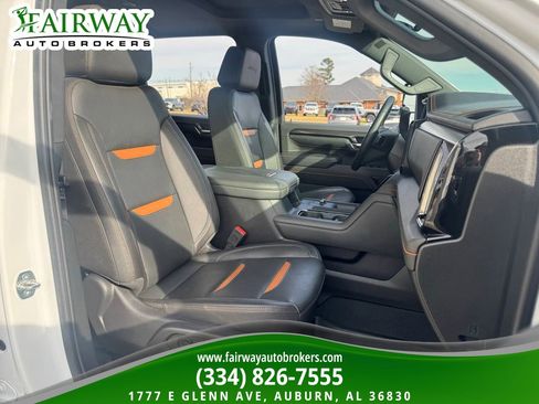 Used 2024 GMC Sierra 2500 AT4 w/ Technology Package image 12