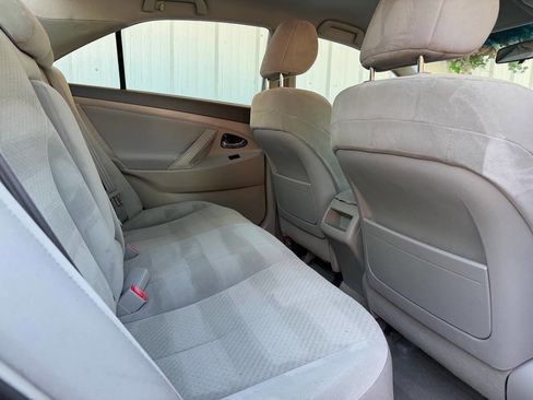 Used 2009 Toyota Camry LE FWD image 8