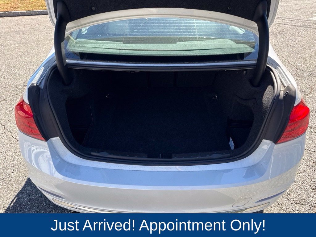 Used 2018 BMW 330i xDrive Sedan AWD/4WD image 11