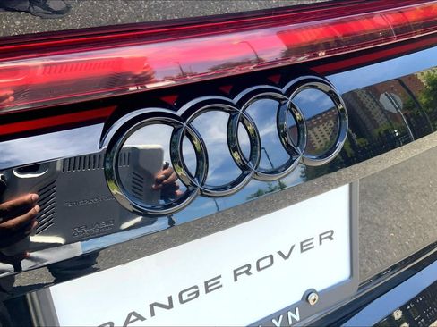 Used 2021 Audi SQ8 Prestige w/ Prestige Package AWD/4WD image 31