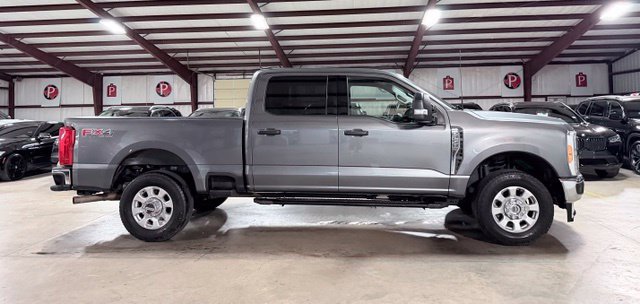 Used 2023 Ford F250 XLT w/ FX4 Off-Road Package AWD/4WD image 2