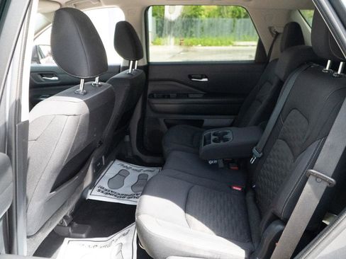 Used 2022 Nissan Pathfinder S AWD/4WD image 23