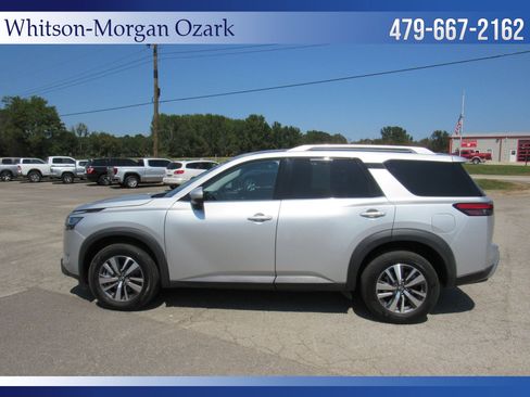 Used 2023 Nissan Pathfinder SL image 6