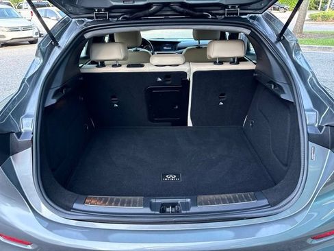Used 2017 INFINITI QX30 Premium w/ Navigation Package FWD image 31