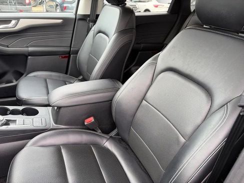 Used 2022 Ford Escape SEL w/ Technology Package FWD image 6