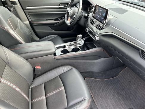 Used 2024 Nissan Altima 2.5 SR FWD image 21