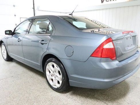 Used 2011 Ford Fusion SE image 3