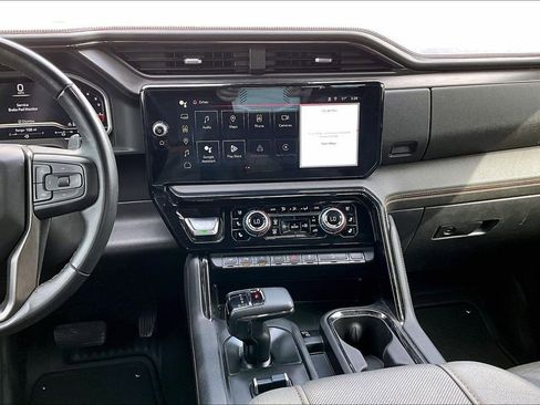 Used 2024 GMC Sierra 1500 AT4 w/ Technology Package image 8