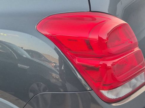 Used 2017 Chevrolet Trax LT FWD image 9