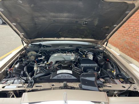 Used 1989 Lincoln Town Car Signature image 42