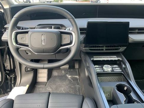 New 2026 Lincoln Nautilus Reserve image 18