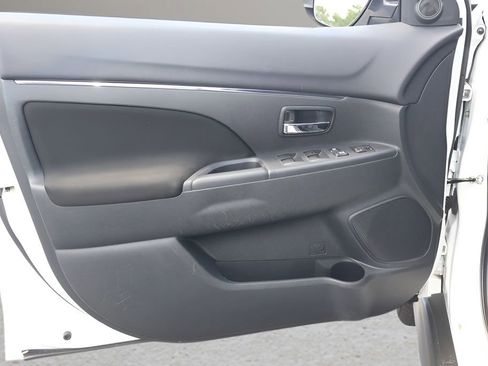 Used 2017 Mitsubishi Outlander Sport LE FWD image 9