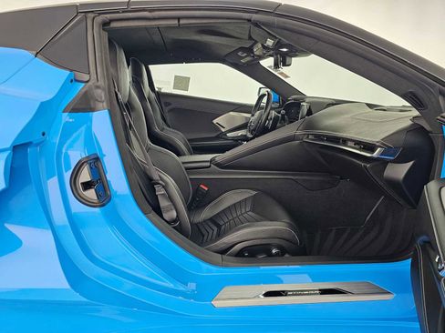 Used 2021 Chevrolet Corvette 3LT w/ Z51 Performance Package image 18