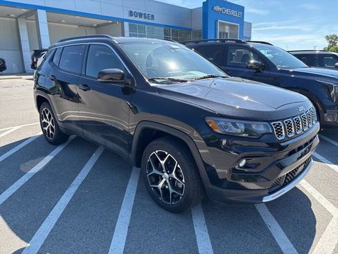 Used 2024 Jeep Compass Limited AWD/4WD image 3