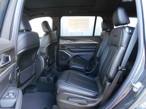 New 2026 Jeep Grand Cherokee L Limited AWD/4WD image 7