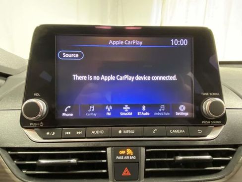 Used 2024 Nissan Altima 2.5 SV image 14