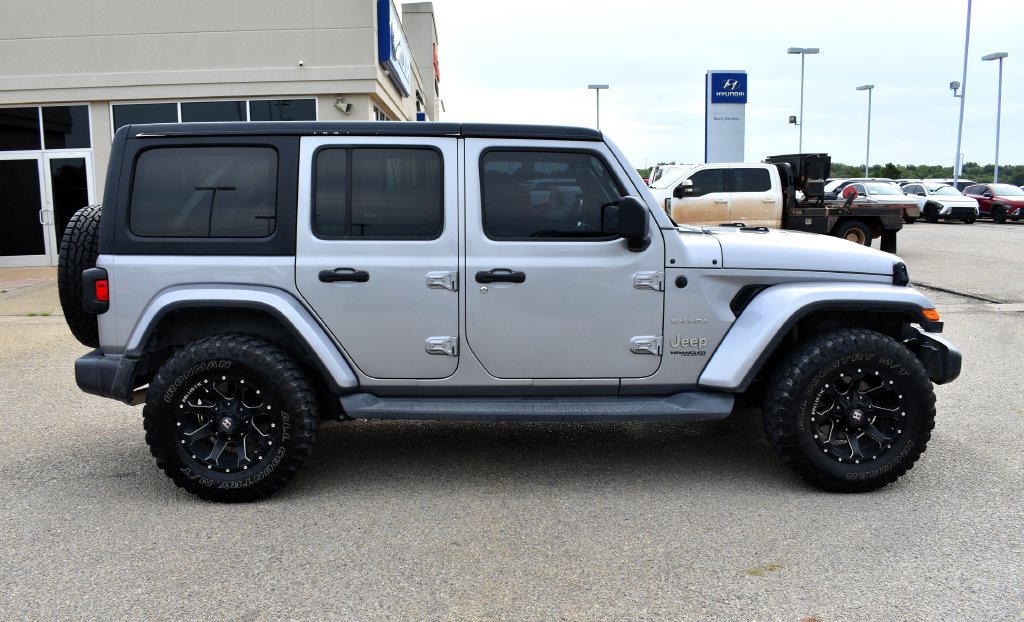 Used 2020 Jeep Wrangler Unlimited Sahara AWD/4WD image 2
