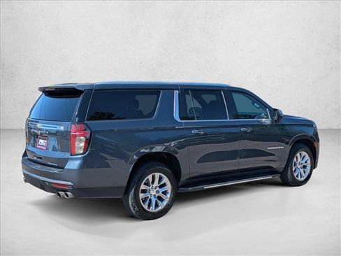 Used 2021 Chevrolet Suburban Premier w/ Premium Package AWD/4WD image 5