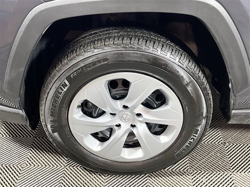 Certified 2025 Toyota RAV4 LE image 27