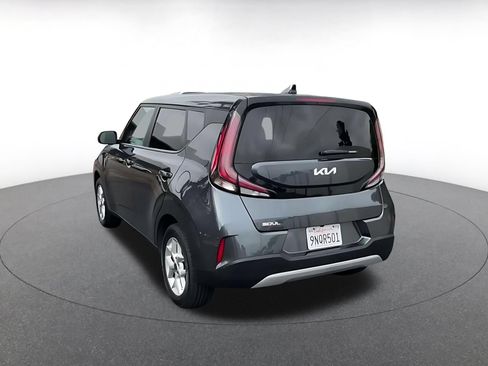Used 2025 Kia Soul LX w/ LX Technology Package FWD image 11