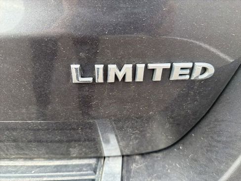 Used 2018 Jeep Grand Cherokee Limited image 9