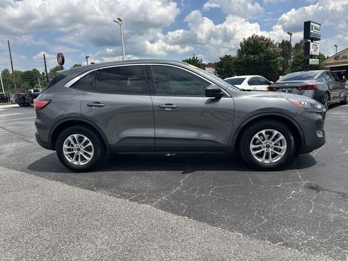Used 2022 Ford Escape SE FWD image 9