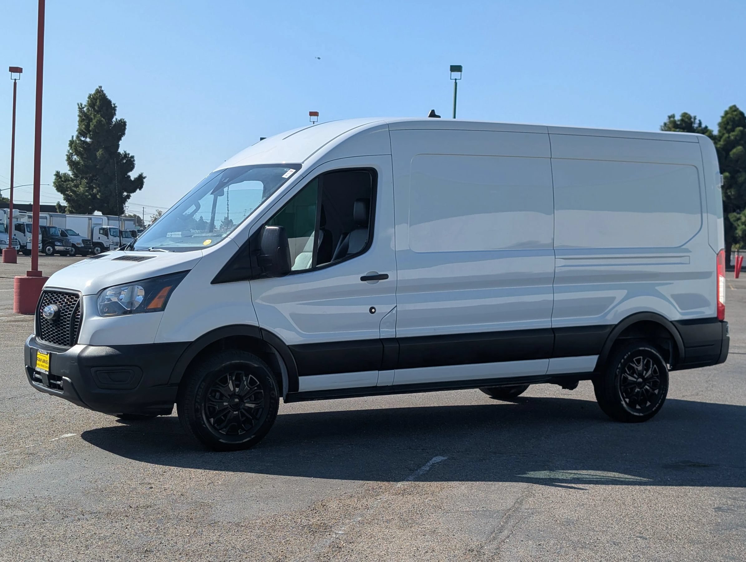 Used 2023 Ford Transit 250 Medium Roof w/ Load Area Protection Package RWD image 4