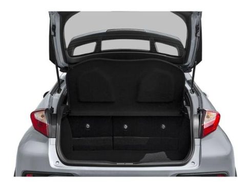 Used 2018 Toyota C-HR XLE image 11