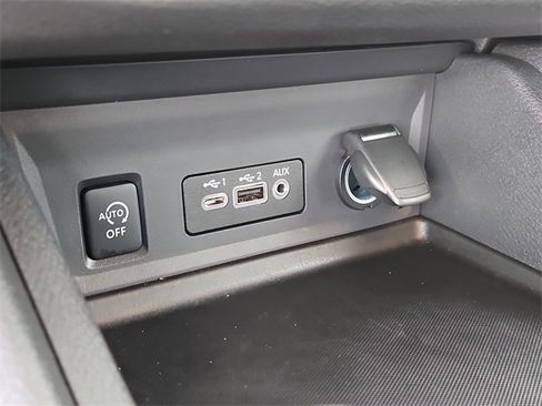 Used 2025 Nissan Sentra SV image 24