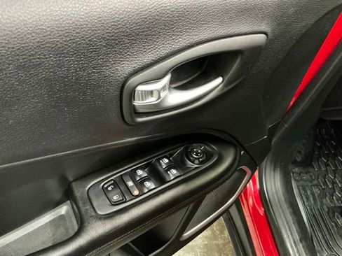 Used 2021 Jeep Compass Latitude image 15