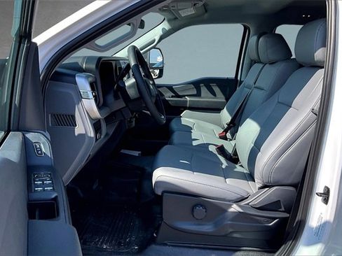 New 2026 Ford F550 4x4 Crew Cab Super Duty w/ XL Chrome Package image 9