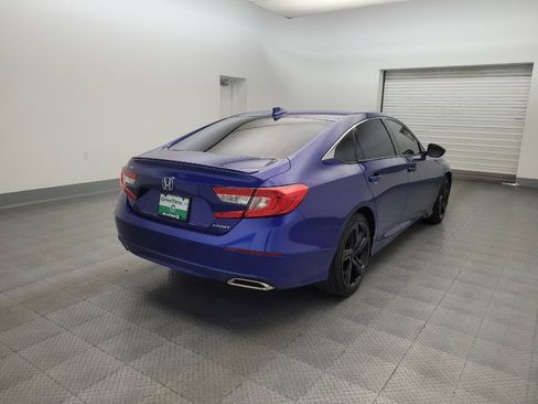 Used 2018 Honda Accord Sport image 9