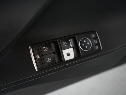 Used 2014 Tesla Model S 60 image 38