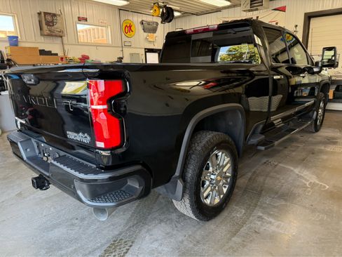Used 2024 Chevrolet Silverado 2500 High Country image 6