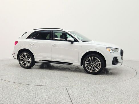 Used 2023 Audi Q3 2.0T Premium Plus w/ Premium Plus Package AWD/4WD image 4