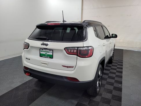 Used 2017 Jeep Compass Trailhawk w/ Popular Equipment Group AWD/4WD image 9