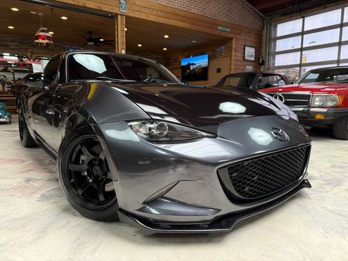 Used 2019 MAZDA MX-5 Miata RF Club RWD image 5
