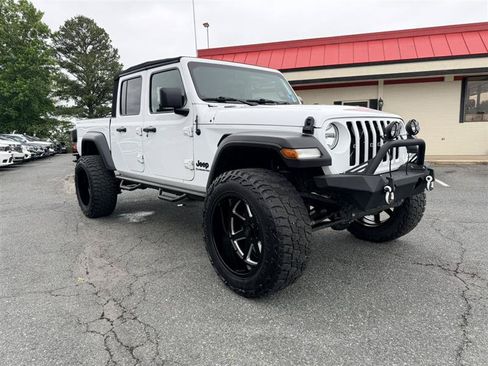 Used 2020 Jeep Gladiator Sport w/ Quick Order Package 23S AWD/4WD image 2