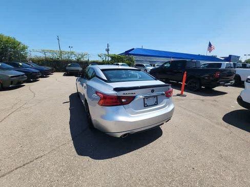 Used 2017 Nissan Maxima SR w/ Midnight Edition FWD image 18