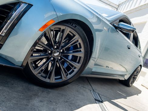 Used 2023 Cadillac CT5 V Blackwing w/ Carbon Fiber Package 2 RWD image 4