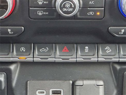 Used 2021 Chevrolet Silverado 1500 LT w/ Z71 Off-Road Package image 6