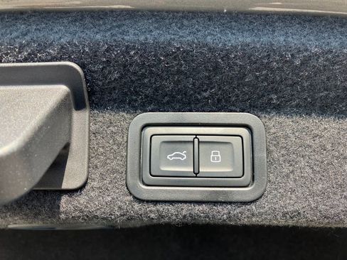 Used 2025 Audi A6 3.0T Premium image 31