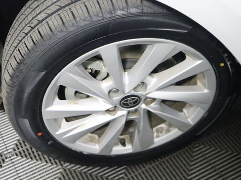 Used 2023 Toyota Camry LE image 19