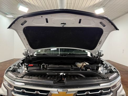 Used 2024 Chevrolet Silverado 1500 LTZ AWD/4WD image 19